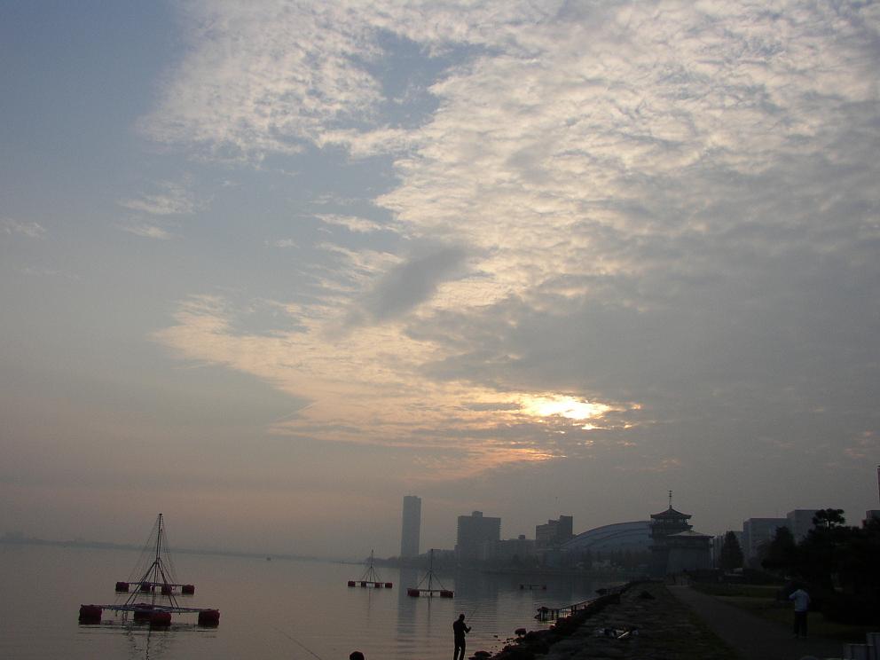 今朝の天気～琵琶湖から