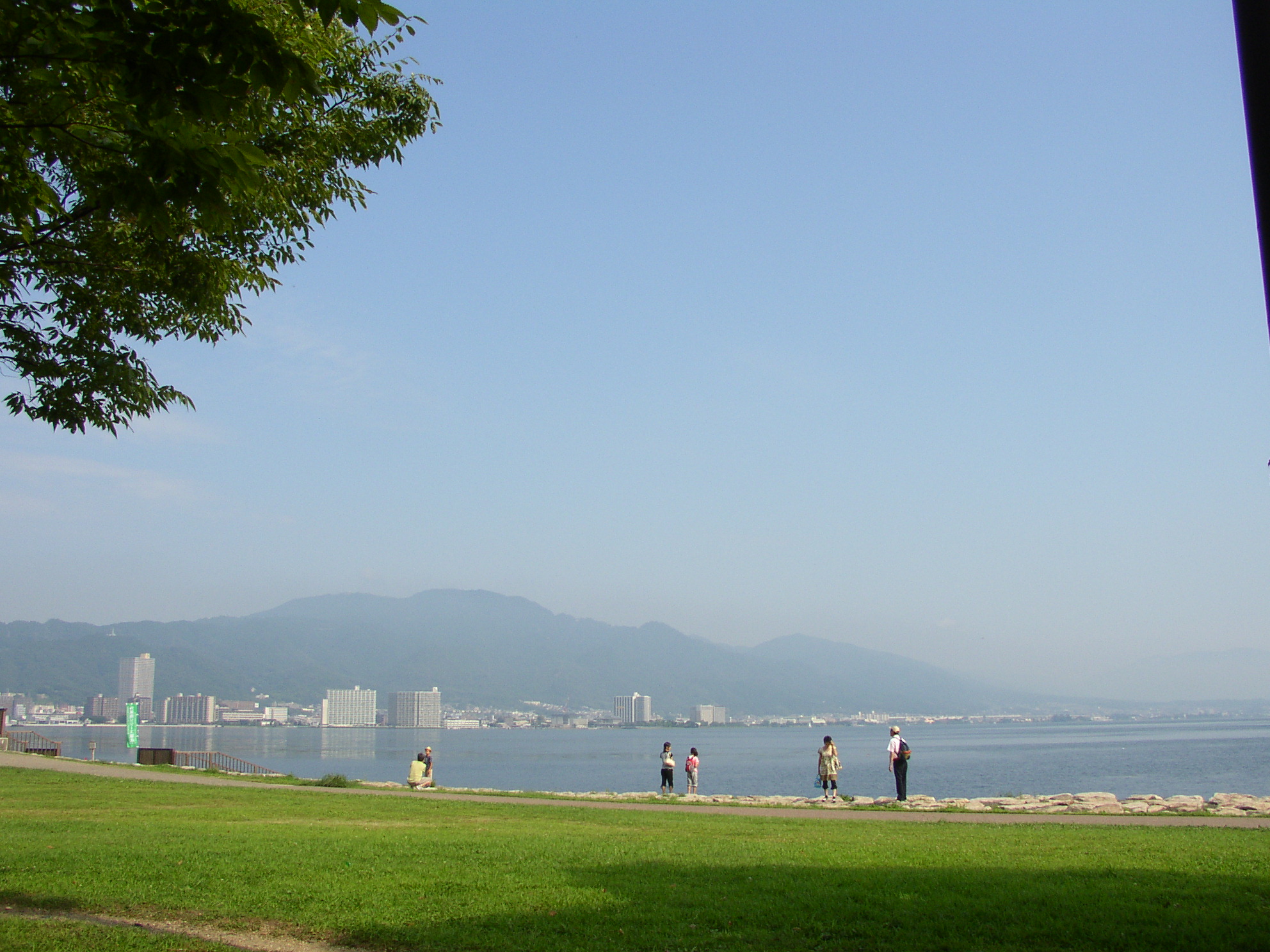 今朝の琵琶湖～なぎさ公園と比叡山