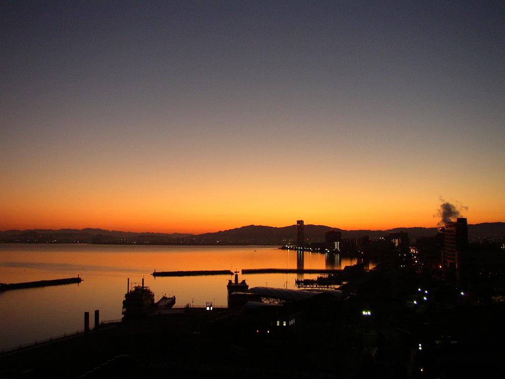 夜明け前～琵琶湖から